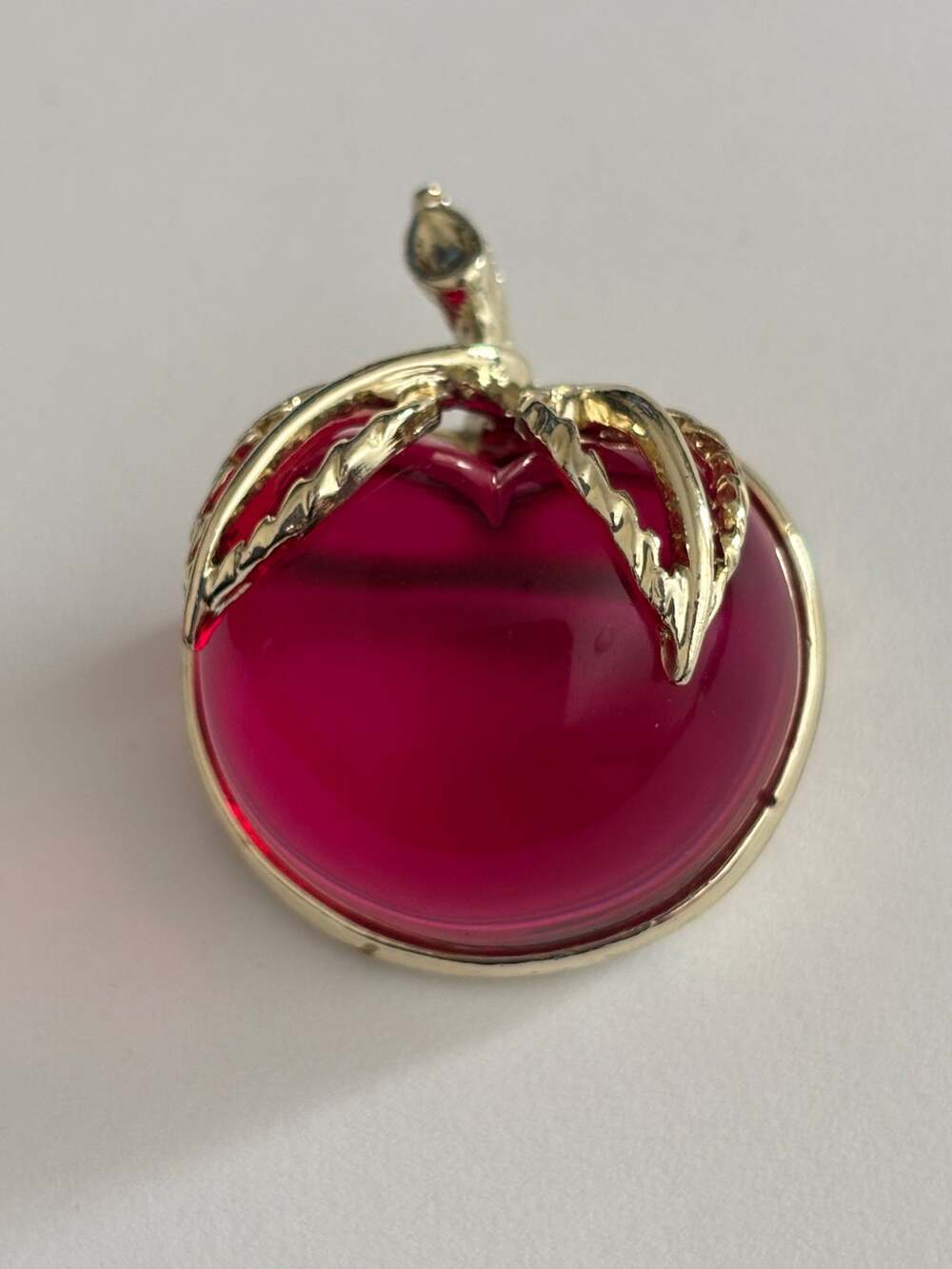 Vintage SARAH COVENTRY Jelly Lucite Apple Brooch